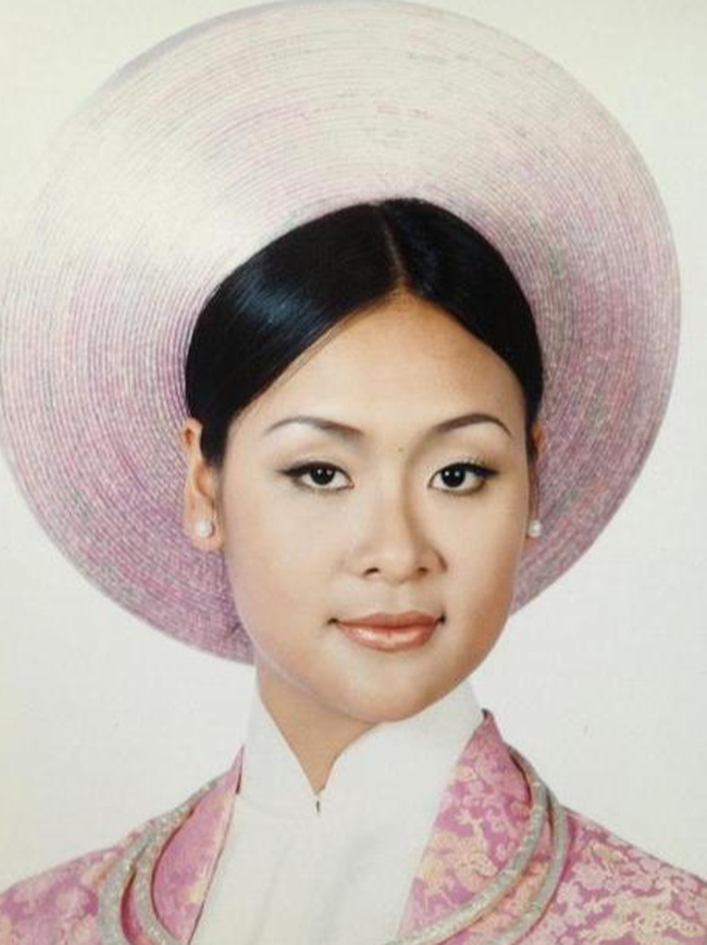 Cuộc sống lặng lẽ của mỹ nhân đầu tiên đăng quang Hoa hậu Phụ nữ Việt Nam qua ảnh - Ảnh 3.