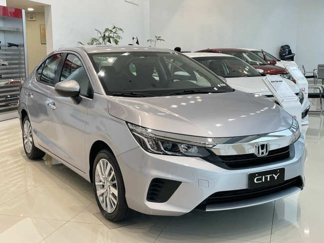 Loạt xe Honda giảm sâu tại Việt Nam, đến City cũng &quot;bay&quot; cả trăm triệu đồng - Ảnh 4.