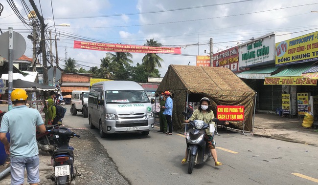 Sống trong vùng phong tỏa  (kỳ 1): Vừa hết cách ly lại tiếp tục... cách ly - Ảnh 1.