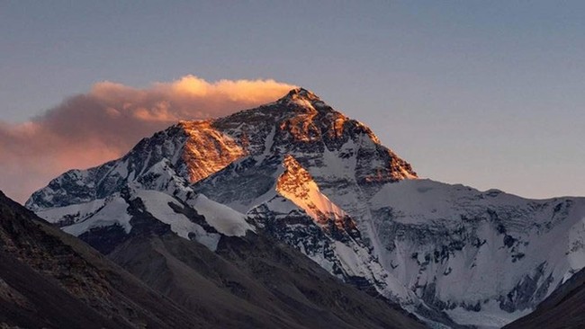 Nhiệt độ đỉnh Everest lạnh đến mức xác chết không phân hủy, liệu di thể người cổ đại có trên đó? - Ảnh 3.