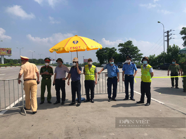 Hà Nội giãn cách xã hội: Nhiều phương tiện phải quay đầu trở lại - Ảnh 5.