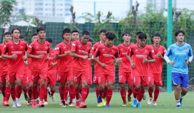 Chuyện nghịch lý giữa U23 Việt Nam và V.League 2021 - Ảnh 2.