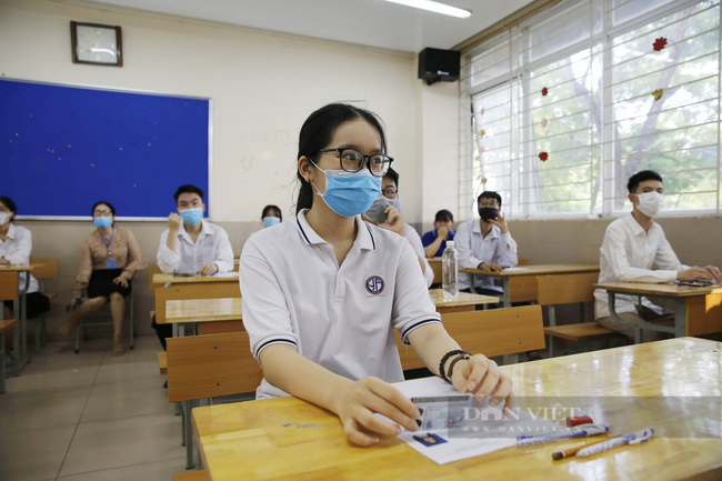 Có gì trong đề thi môn Văn cách đây hơn 20 năm mà học sinh thời nay phải &quot;khóc thét&quot;? - Ảnh 2.