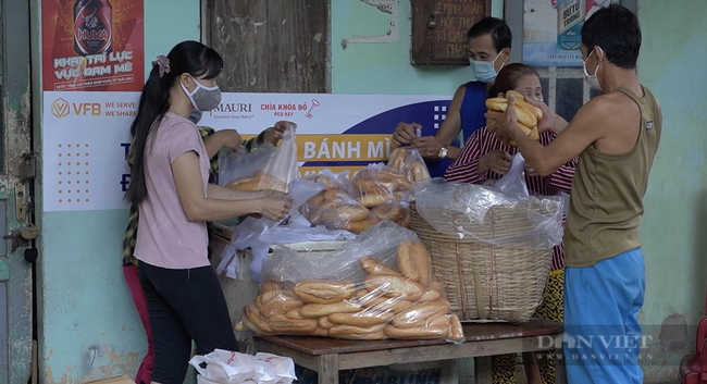 Lặng lẽ lan tỏa tình yêu nơi tâm dịch - Ảnh 3.