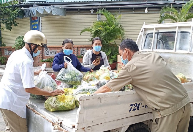 Bà Rịa – Vũng Tàu: Hội phụ nữ len lỏi khắp phố xá đi chợ giúp người dân trong đại dịch - Ảnh 9.