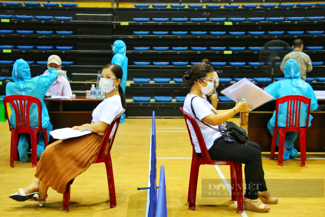 Ảnh: Tiêm vaccine Moderna cho gần 17.000 người tại Đà Nẵng  - Ảnh 4.