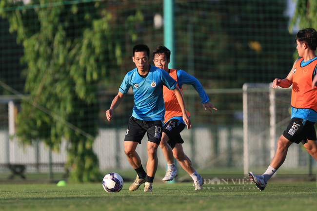 CLB Hà Nội tập luyện chuẩn bị cho V - league - Ảnh 9.