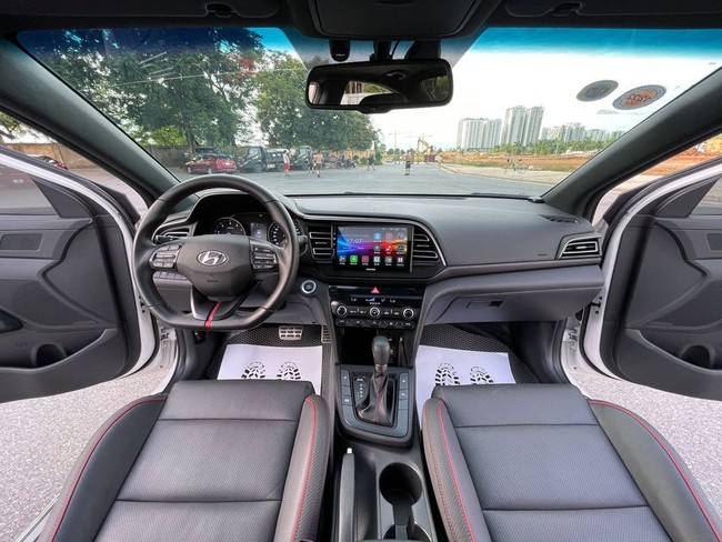 Hyundai Elantra Sport 1.6 Turbo 2020 “full option” mới đi hơn 2 vạn, bán lỗ gần 200 triệu - Ảnh 4.