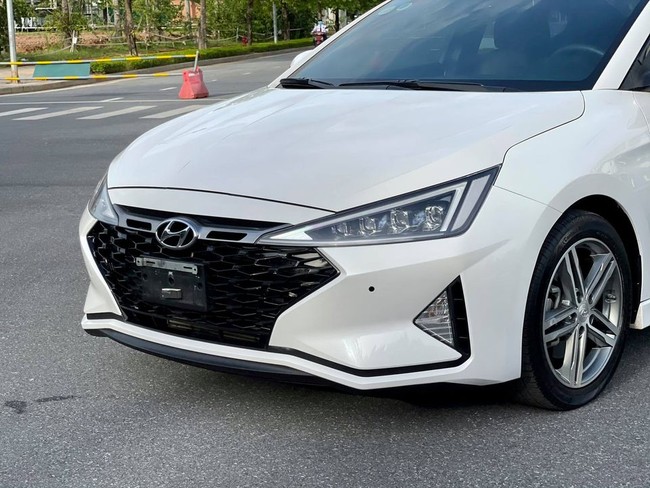 Hyundai Elantra Sport 1.6 Turbo 2020 “full option” mới đi hơn 2 vạn, bán lỗ gần 200 triệu - Ảnh 3.