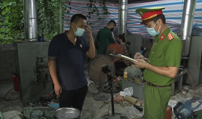 Hà Nam: Nam thanh niên mở cơ sở sản xuất đạn chì, bán công khai trên mạng - Ảnh 1.