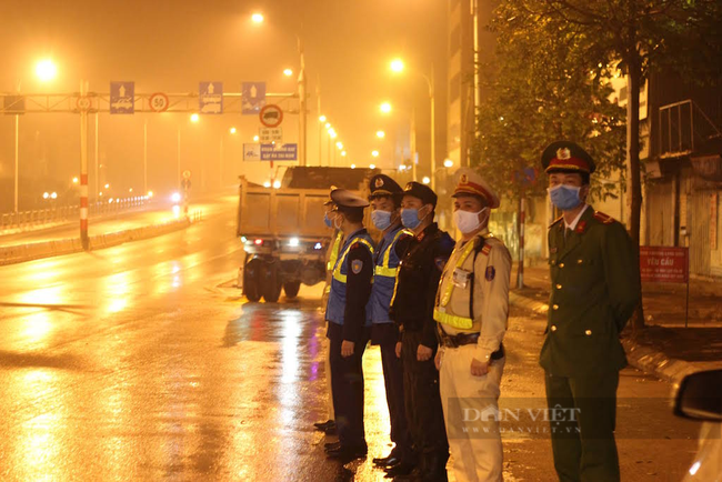 Bí thư Hà Nội Đinh Tiến Dũng: &quot;Kỷ luật thật nặng hành vi vi phạm quy định phòng chống dịch Covid-19&quot; - Ảnh 3.