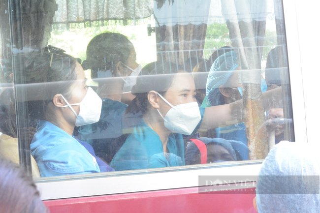Đà Nẵng: 50 y, bác sĩ lên đường chi viện TP.HCM chống dịch - Ảnh 2.