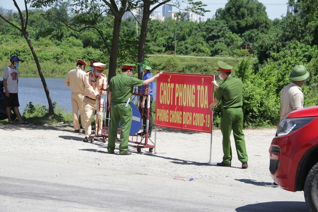 Nghệ An: Cách ly xã hội TP. Vinh theo Chỉ thị 16 từ 0h ngày 17/8   - Ảnh 1.