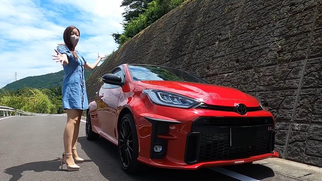 Nữ Youtuber Nhật trải nghiệm Toyota Yaris 2021 bản thể thao, khác biệt hoàn toàn - Ảnh 1.