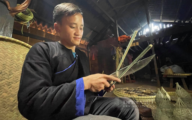 Yên Bái: Chàng dược sỹ người Mông với khao khát giữ nghề truyền thống - Ảnh 3.