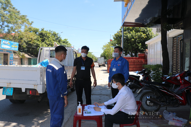 Tp Vinh: Lực lượng chức năng và 25 phường xã ra quân xử lý người vi phạm chỉ thị 16 trong phòng chống dịch covid - Ảnh 6.