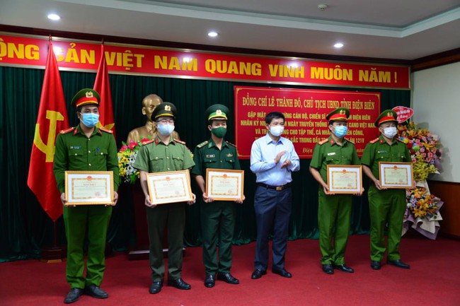 UBND tỉnh Điện Biên khen thưởng chuyên án 98 bánh heroin của Công an tỉnh - Ảnh 3.
