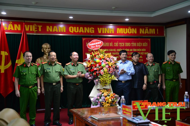 UBND tỉnh Điện Biên khen thưởng chuyên án 98 bánh heroin của Công an tỉnh - Ảnh 1.