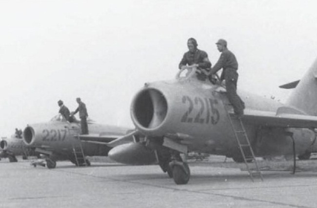 Tại sao Liên Xô không viện trợ trực tiếp MiG-19 cho Việt Nam? - Ảnh 17.