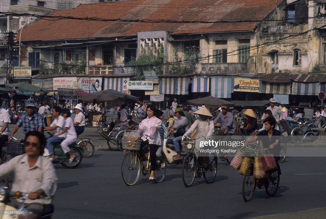 Loạt ảnh đầy hoài niệm về Hà Nội, Sài Gòn năm 1992 - Ảnh 6.