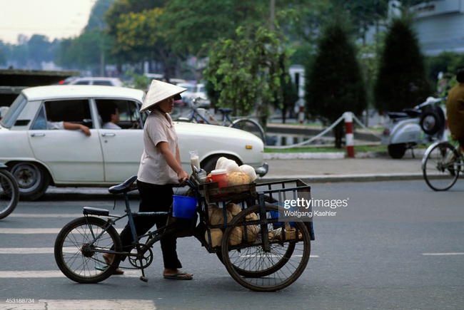 Loạt ảnh đầy hoài niệm về Hà Nội, Sài Gòn năm 1992 - Ảnh 7.