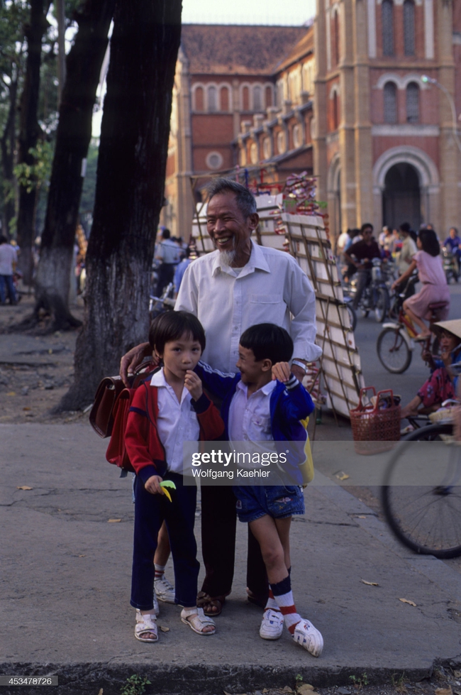 Loạt ảnh đầy hoài niệm về Hà Nội, Sài Gòn năm 1992 - Ảnh 11.