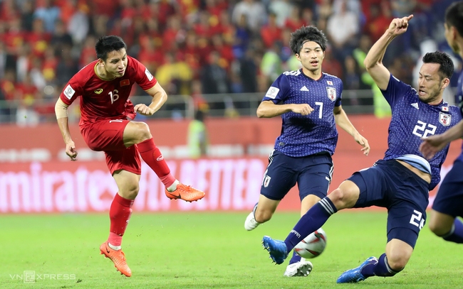 Đỗ Hùng Dũng: Nếu V.League có VAR, các trọng tài sẽ giảm được rất nhiều áp lực - Ảnh 2.