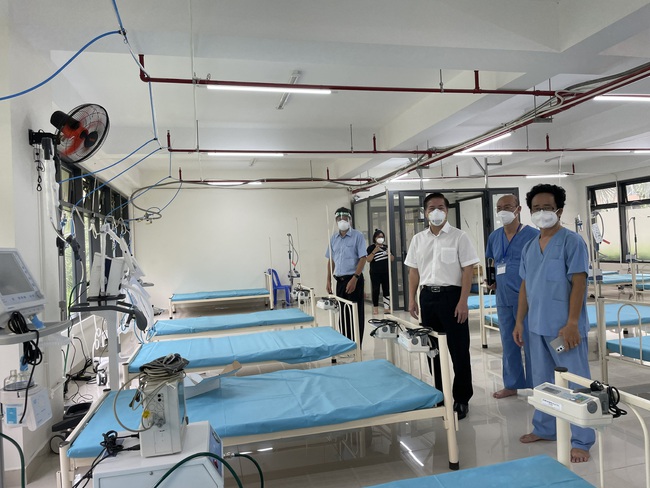 TP.HCM: Bệnh nhân thứ 10.000 của Bệnh viện dã chiến số 8 xuất viện - Ảnh 1.