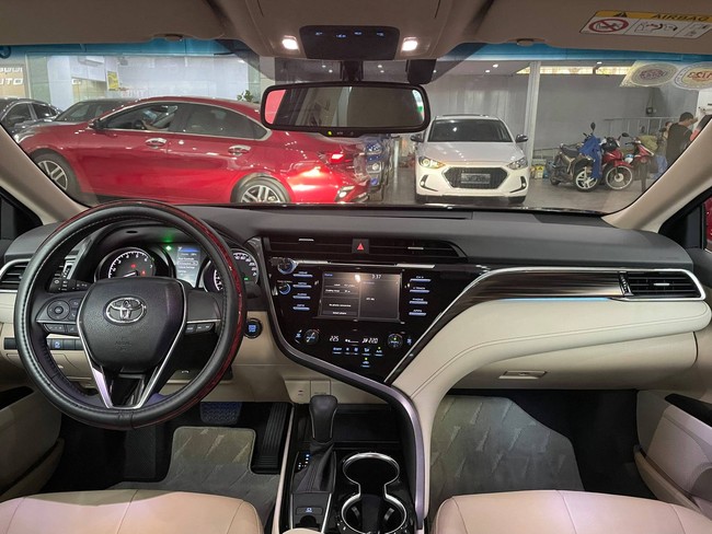 Toyota Camry 2.0G 2021 nhập lướt rao bán lỗ hàng trăm triệu - Ảnh 3.