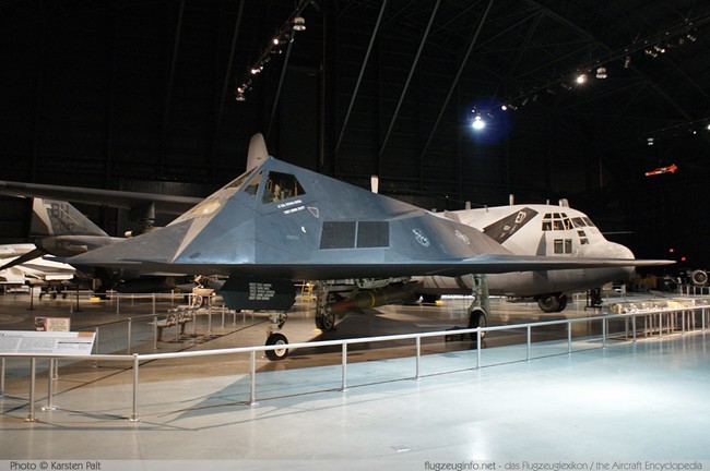 Cách quân đội Mỹ giữ bí mật tuyệt đối siêu cơ F-117A - Ảnh 3.