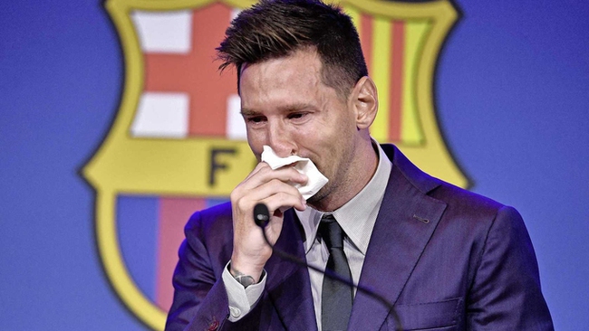 Người mẫu Playboy mua khăn giấy của Messi để chụp hình khỏa thân