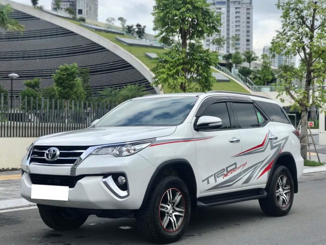 Phân khúc SUV 7 chỗ: Hyundai Santa Fe lật đổ Toyota Fortuner đầy thuyết phục - Ảnh 3.