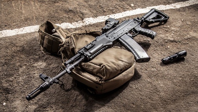 Súng tiểu liên AK-74 có xứng đáng là &quot;hậu bối&quot; của khẩu AK-47? - Ảnh 12.