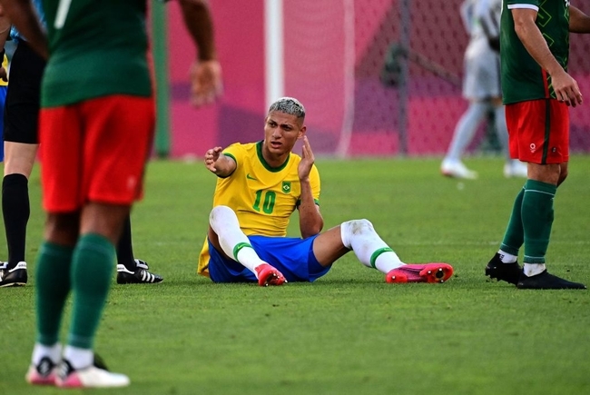 Kết quả bóng đá nam Olympic 2020: Brazil vào chung kết sau loạt &quot;đấu súng&quot; - Ảnh 3.