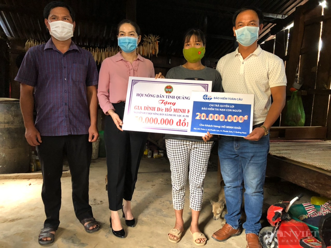 HND Quảng Nam trao 50 triệu đồng cho gia đình cán bộ Hội bị tai nạn - Ảnh 2.