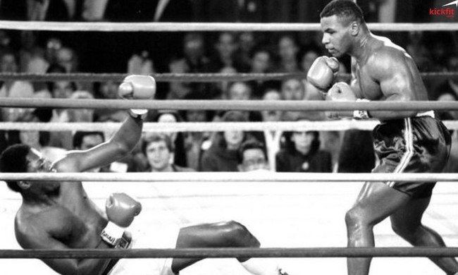 5 cú Knock-out nhanh nhất của Mike Tyson: 8 giây, đối thủ đi cấp cứu - Ảnh 3.