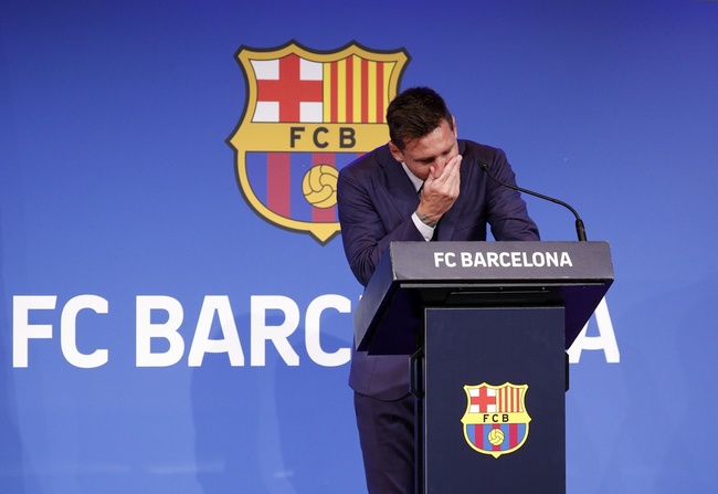 Messi đẫm nước mắt: &quot;Không có khả năng nào để tôi ở lại Barcelona&quot; - Ảnh 2.