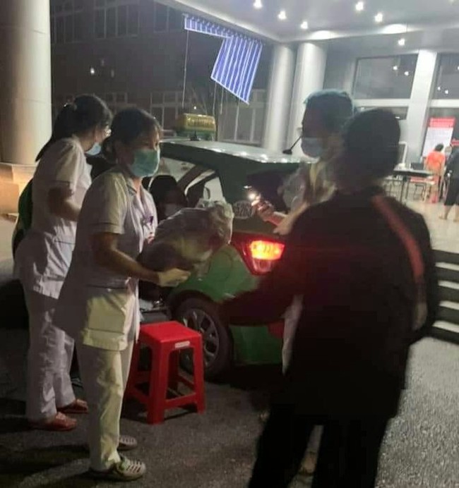 Ninh Bình: Tài xế taxi Mai Linh giúp sản phụ đỡ đẻ ngay trên xe - Ảnh 2.