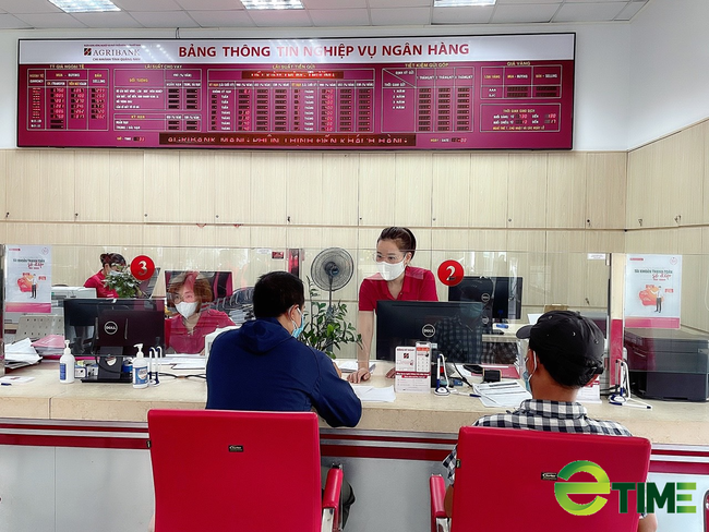 Giao dịch viên xinh đẹp Agribank Quảng Nam lanh trí giúp khách hàng tránh được lừa đảo chuyển tiền nhận quà - Ảnh 3.
