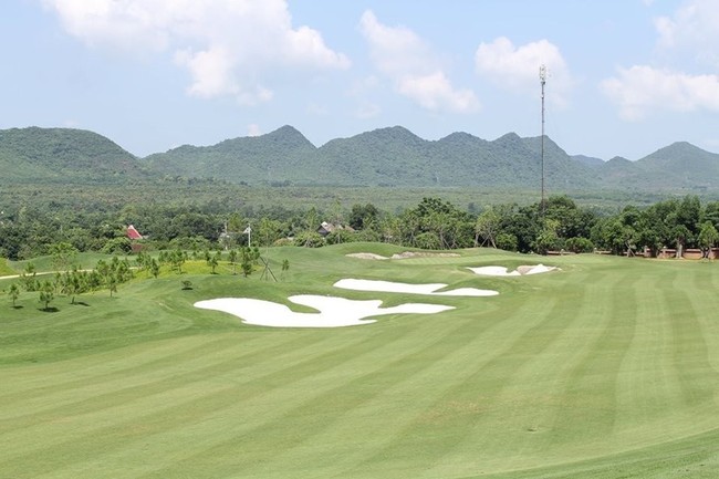 Ninh Bình: Cho phép các sân golf hoạt động trở lại - Ảnh 1.