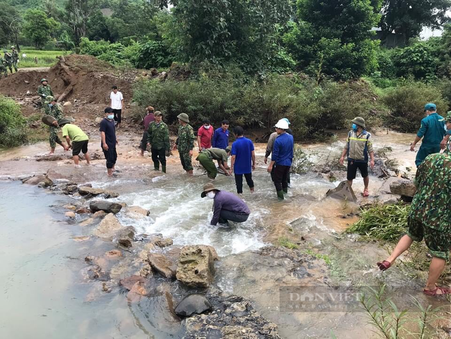 Quảng Trị: Bão Côn Sơn gây tốc mái 50 nhà dân, cuốn trôi cầu tràn khiến hàng trăm hộ bị cô lập - Ảnh 3.