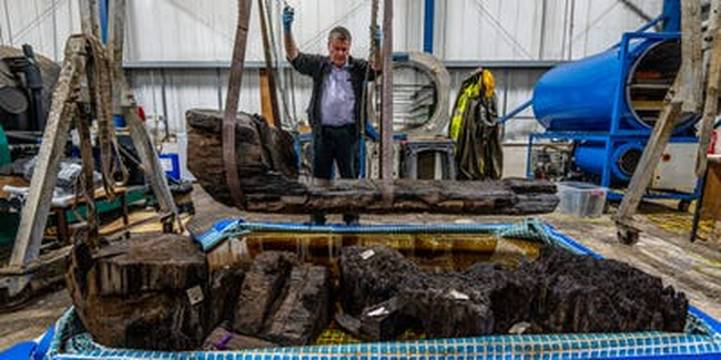Rùng mình cỗ quan tài chứa xác ướp 4.000 năm tuổi được phát hiện tình cờ trong sân golf - Ảnh 1.