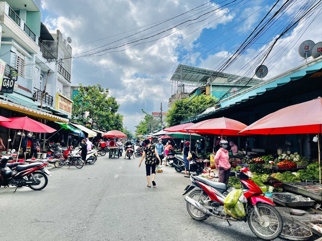 Bình Dương lên phương án mở lại chợ truyền thống - Ảnh 1.