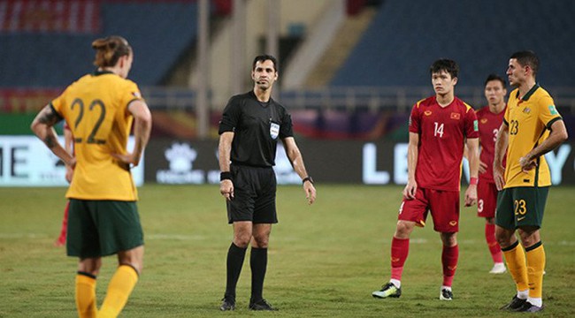 FIFA đưa ra phán quyết về trọng tài trận ĐT Việt Nam - ĐT Australia - Ảnh 1.