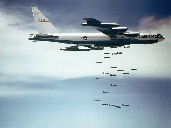 Vì sao Pháo Đài Bay B-52 thua đậm khi tham chiến ở Việt Nam - Ảnh 3.