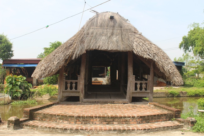 Thưởng lãm cầu lợp làng Kênh có tuổi thọ hàng trăm năm, ‘độc nhất vô nhị’ ở Việt Nam - Ảnh 2.