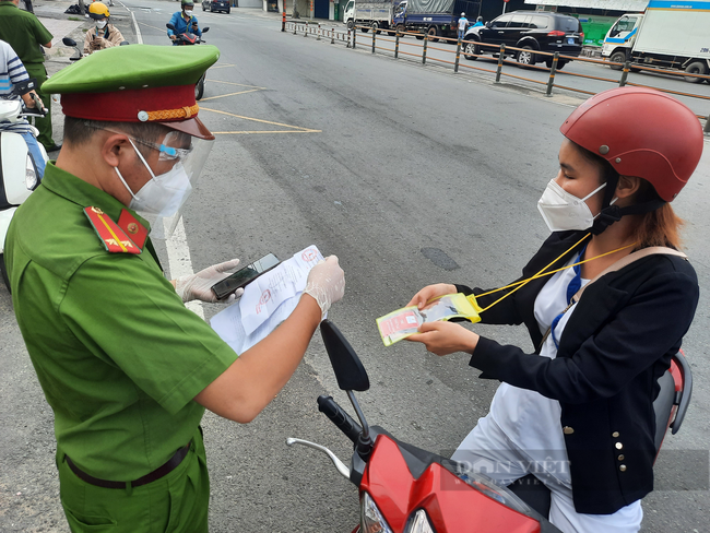 ẢNH: TP.HCM đón Quốc khánh giữa mùa dịch Covid-19 - Ảnh 9.