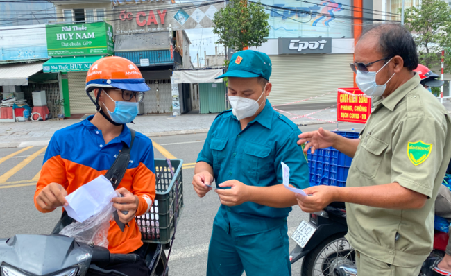 Bản đồ Covid-19 đang chuyển màu, TP.Vũng Tàu áp dụng giấy đi đường điện tử đối với cán bộ và shipper - Ảnh 1.