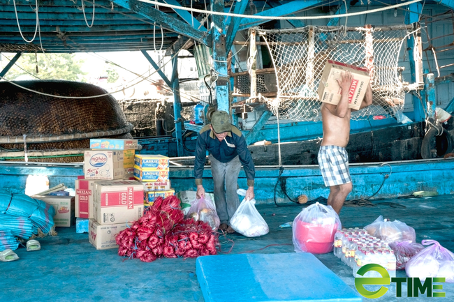 Quảng Nam: Nghề câu mực khơi đem lại thu nhập cao, giúp ngư dân vững tin vươn khởi bám biển - Ảnh 4.