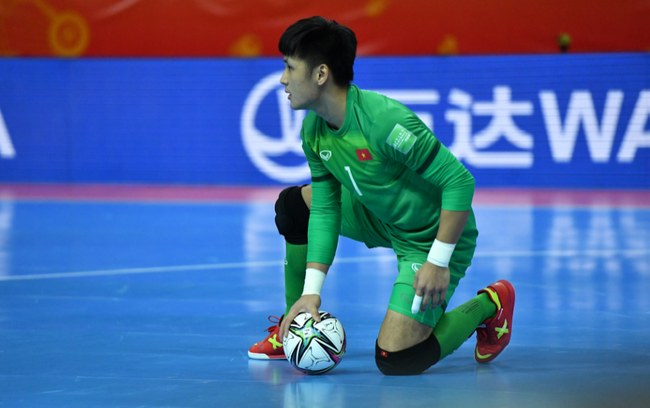 Hồ Văn Ý góp công lớn đưa ĐT futsal Việt Nam vào vòng 1/8. Ảnh: BĐ24h